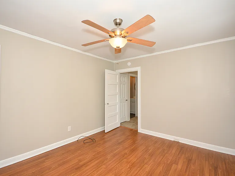 306 S Maple St — Photo 3