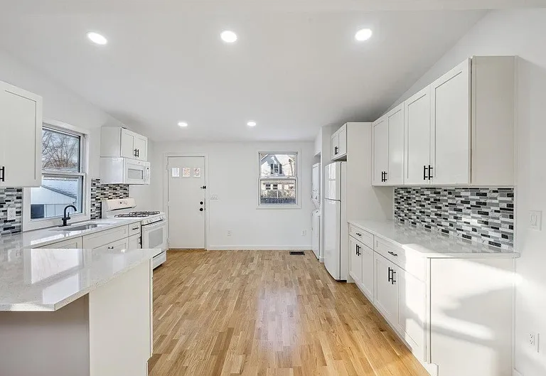 25 Mill St #1 — Photo 1