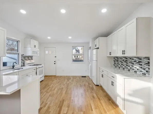 25 Mill St #1, Eatontown, NJ 07724