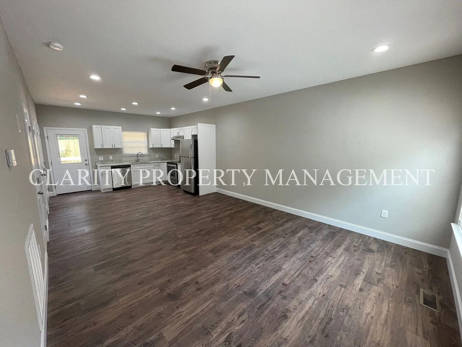 Two-bedroom Townhome! — Photo 3