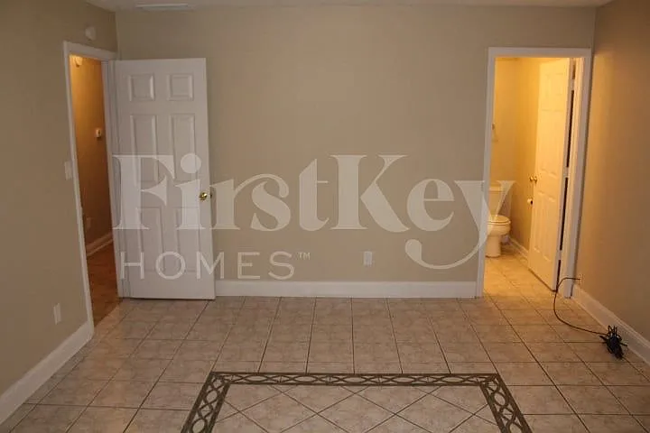 9440 Port Royal Dr — Photo 17
