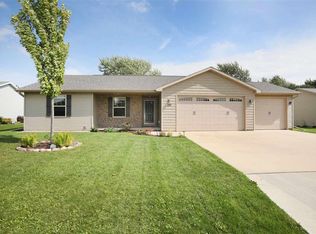1121 Silver Birch Dr, Menasha, WI 54952