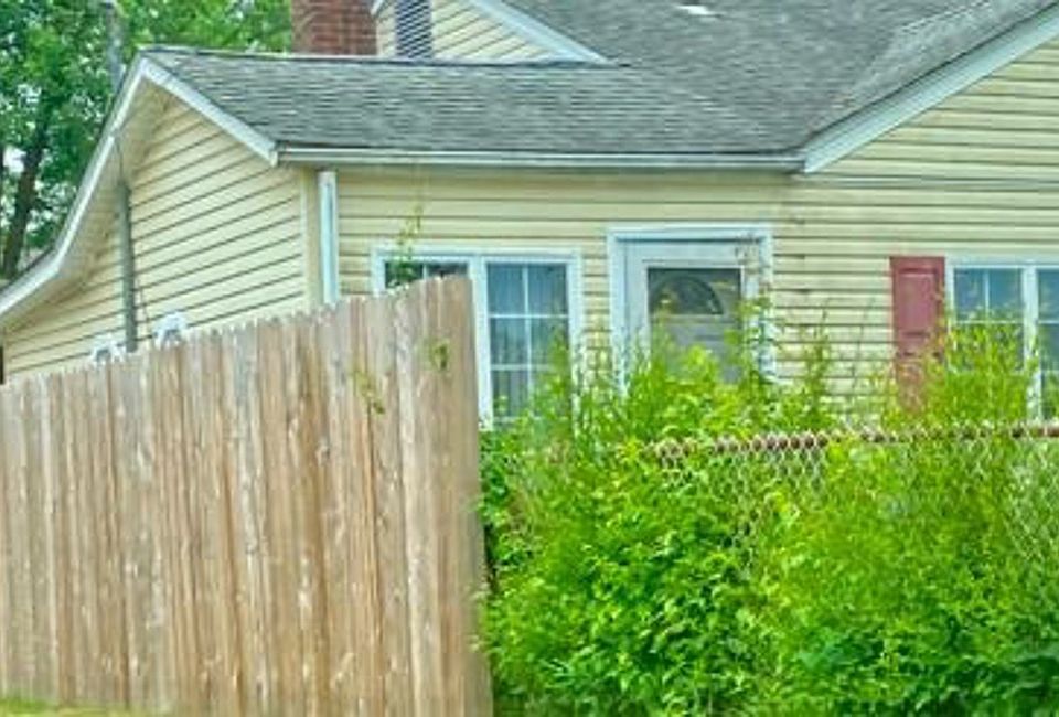 2nd image of 13 Mountain View Ave #A