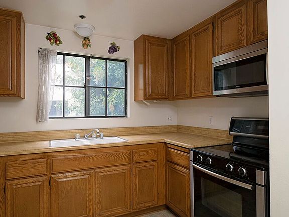 Kitchen with Bosch Stove