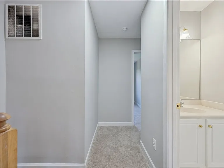 1004 Collindale Ave — Photo 19