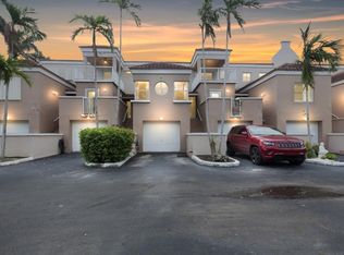 2414 NE 135th St, North Miami, FL 33181