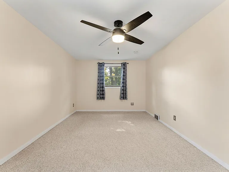 602 Huntmere Dr — Photo 13