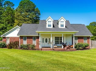 319 Mini Farm Rd, Hattiesburg, MS 39401
