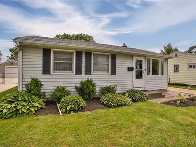 37 Rosary Blvd, Cheektowaga, NY, 14225