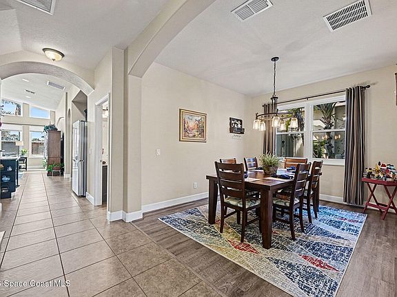 5th image of 259 Montecito Dr