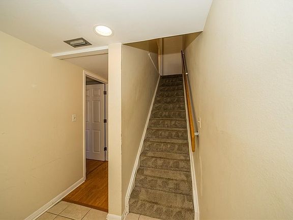 5th image of 105 4th Ave NE Unit 425