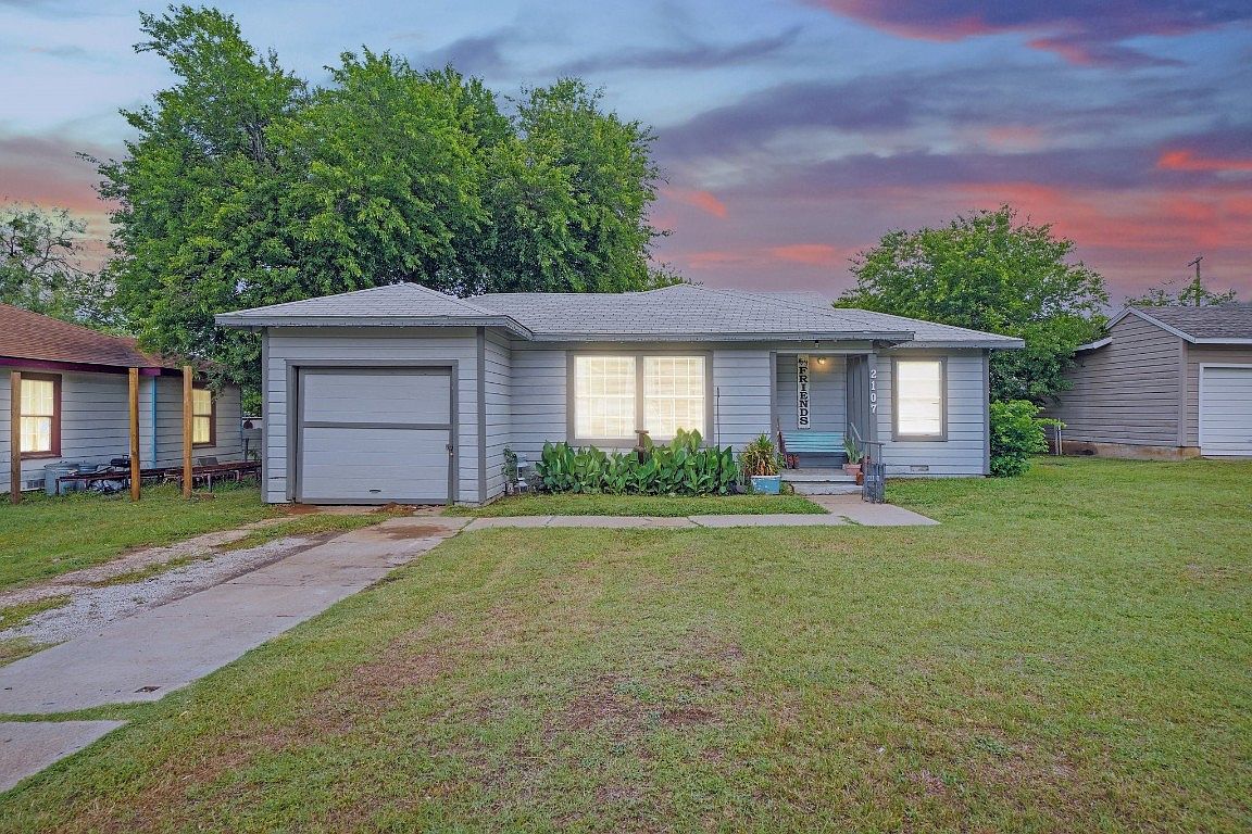 2107 SE 18th St, Mineral Wells, TX 76067 Zillow