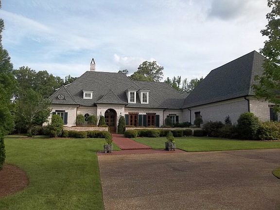 2nd image of 427 Turnberry Ct