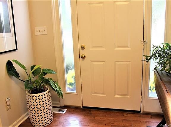 4th image of 306 Carrituck Ct NE