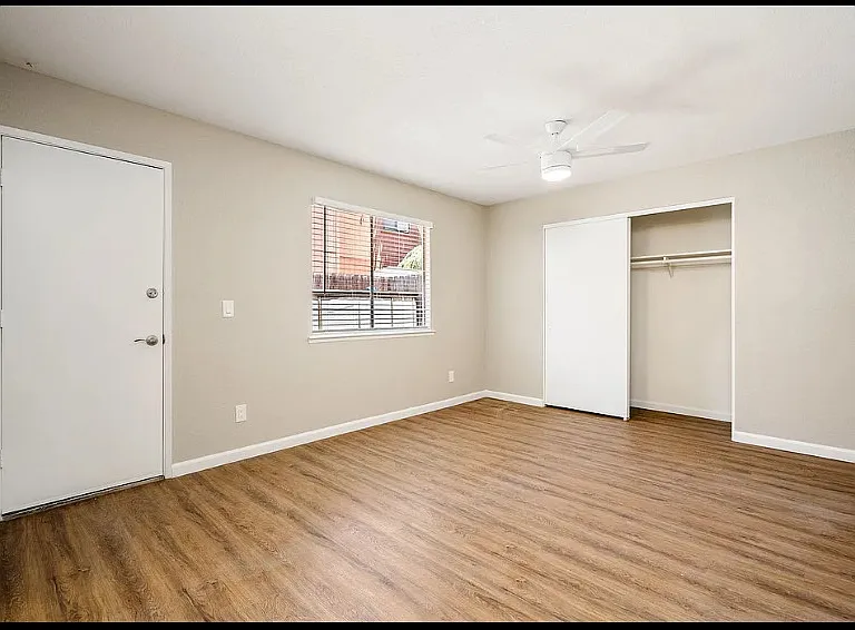 7437 Santa Ysabel Ave #E — Photo 8