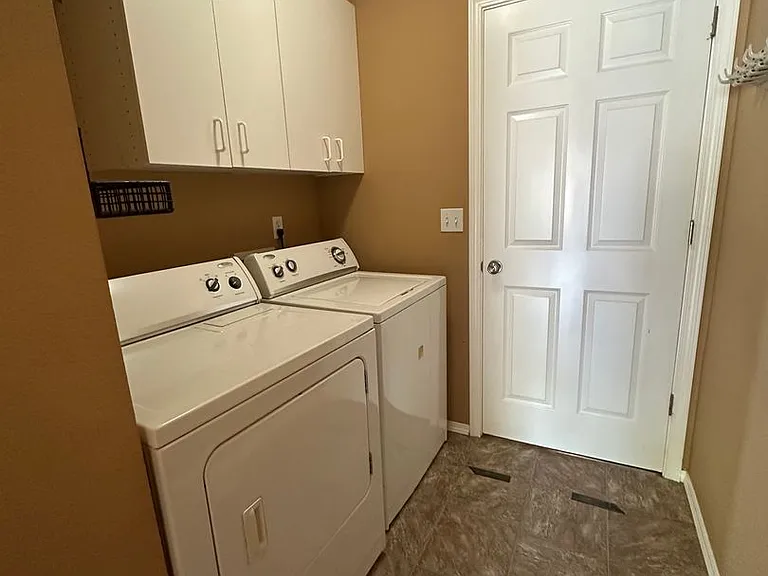 408 Saratoga St — Photo 23