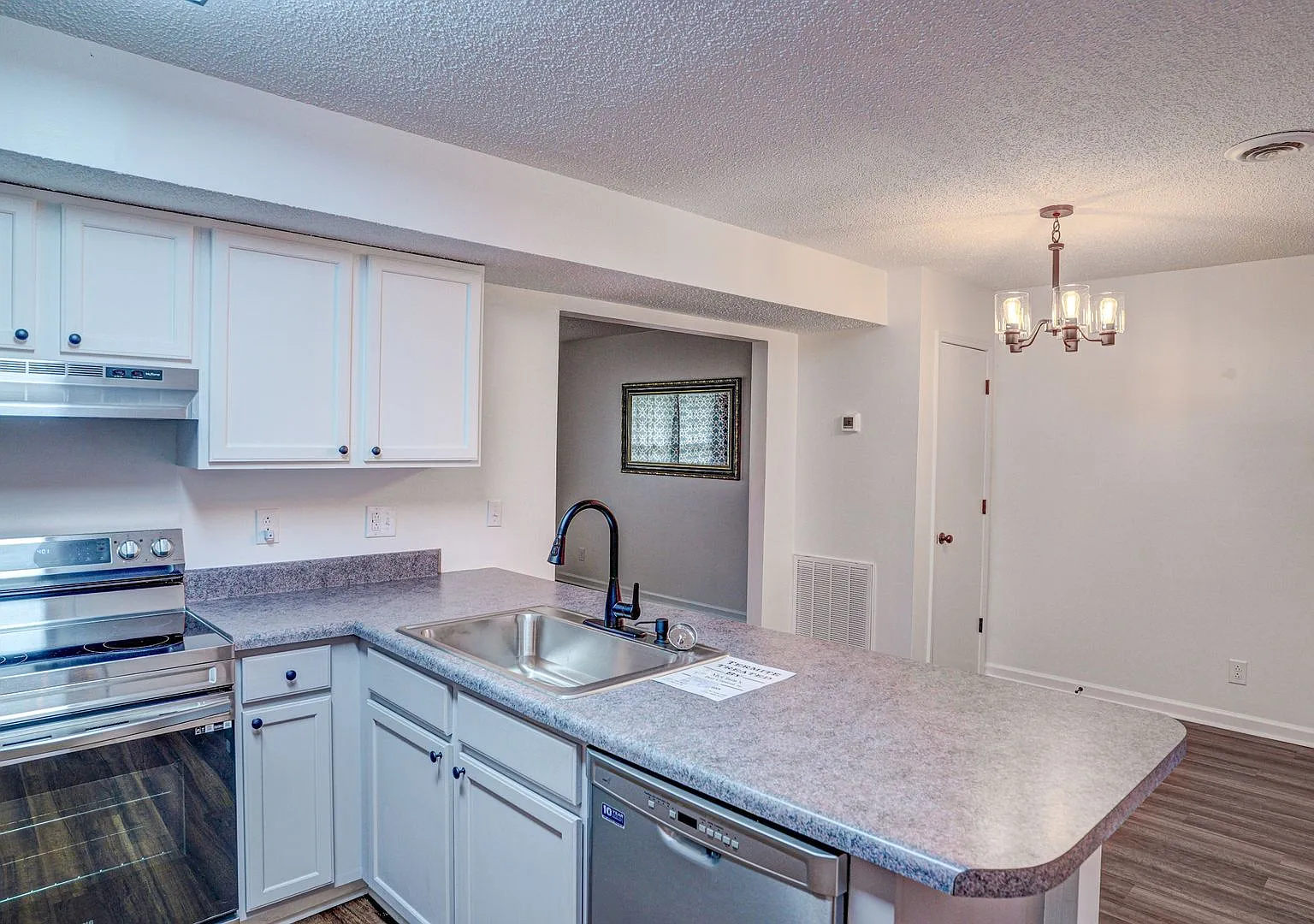 2 Bdrm / 1.5 Bath Townhouse In Johnson City - Near Etsu, Jcmc & Va — Photo 4