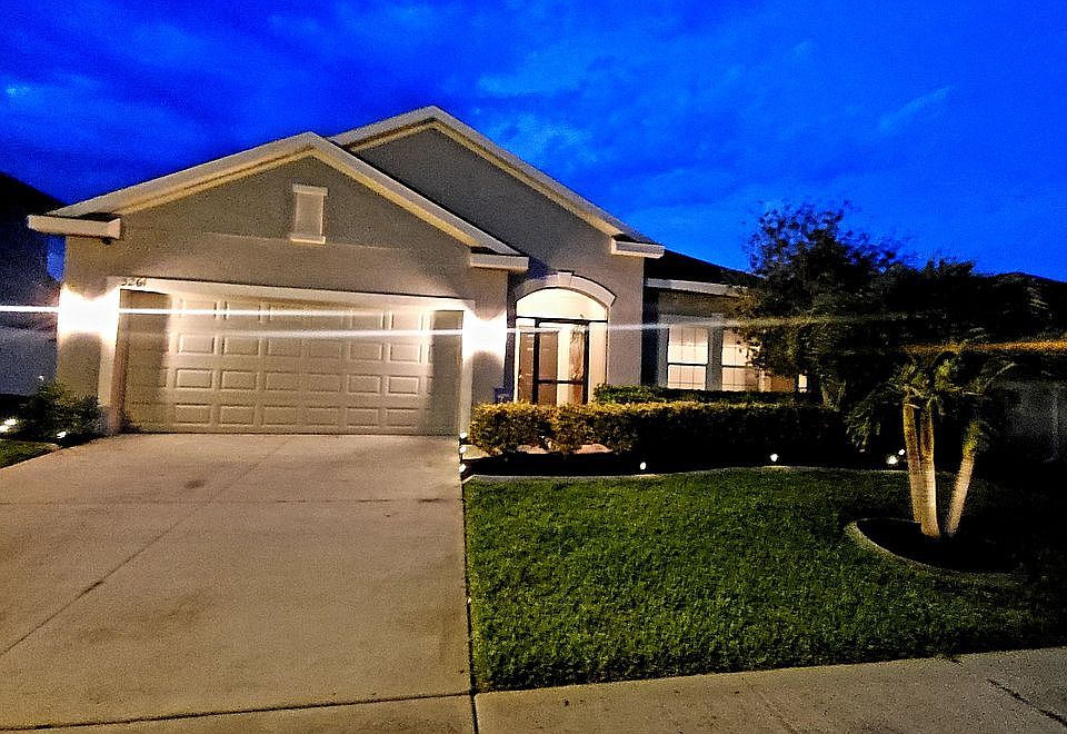 1st image of 3261 Zander Dr