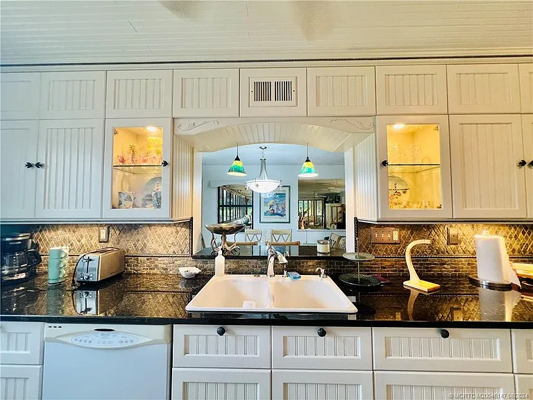 10044 S Ocean Dr #102 — Photo 18