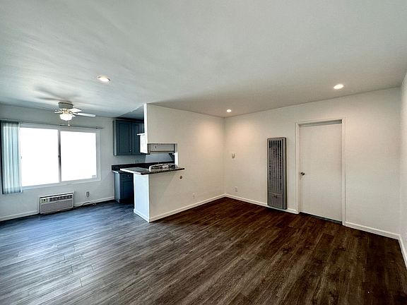 3rd image of 3426 Keystone Ave APT 9