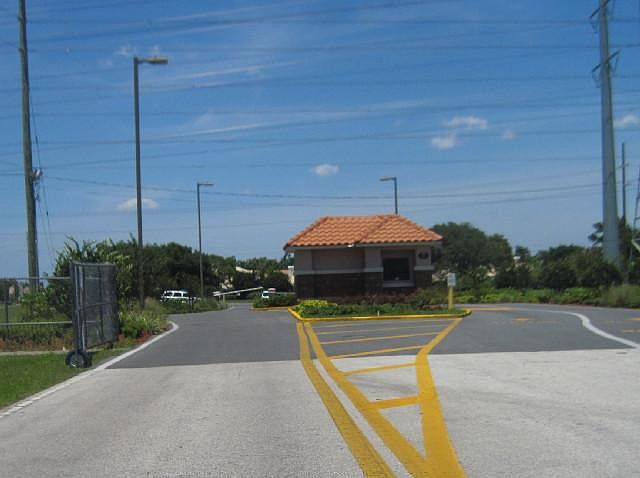 1st image of 3740 Southpointe Dr