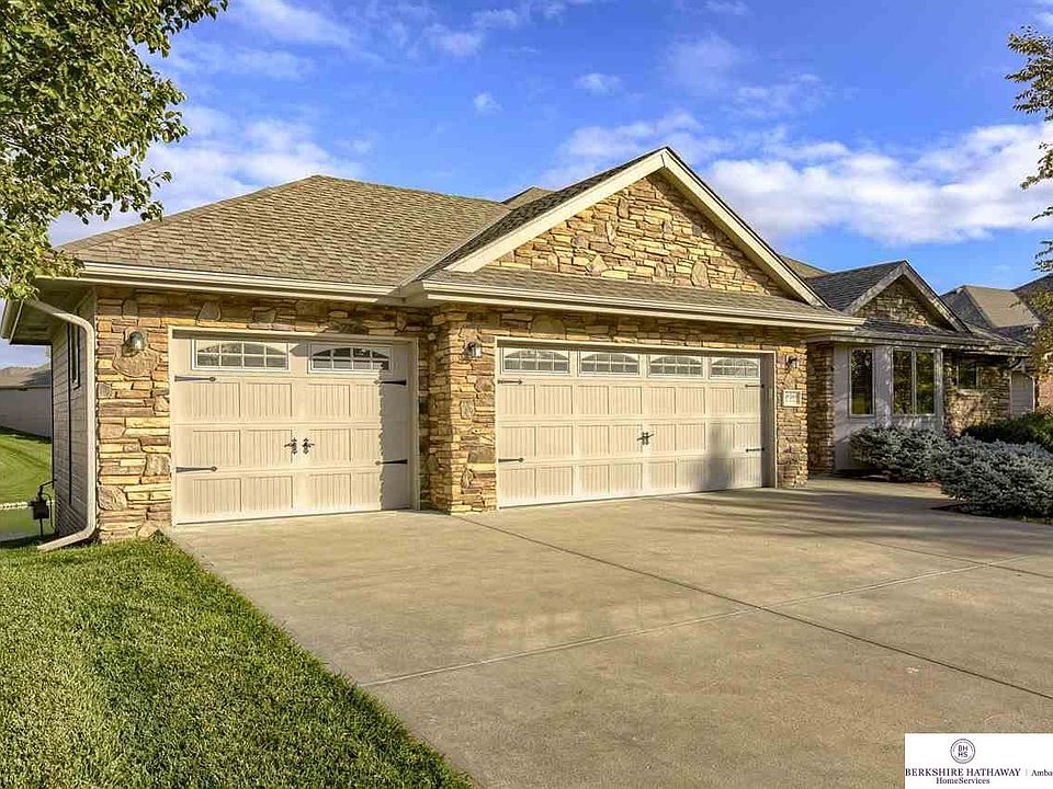 1st image of 10489 S 179th Ave