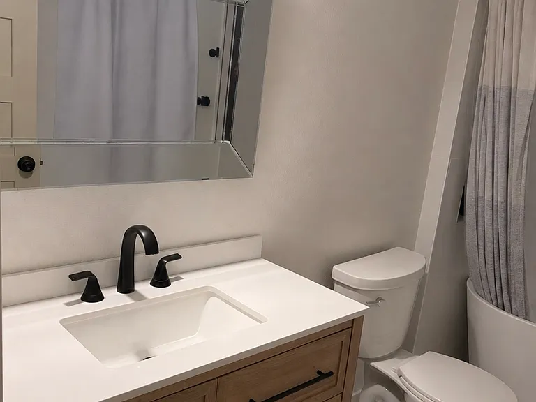 3664 W Oakland St — Photo 12