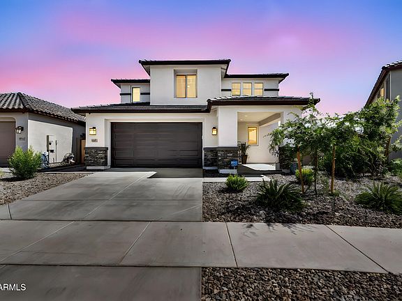 2nd image of 987 W MACAW Drive