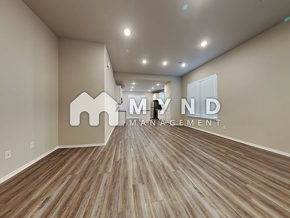 2nd image of 803 Yazoo River Cir