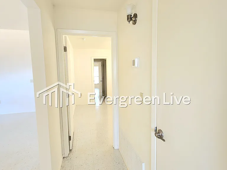 2263 Taos Ct — Photo 16