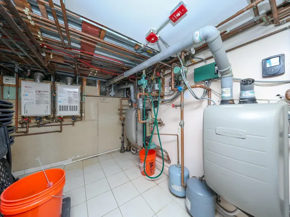 2568 East 2nd Street image 40 of 41