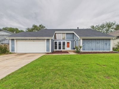 8216 E Chalet Dr, Wichita, KS, 67207