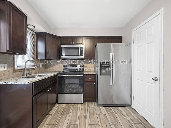 3rd image of 51611 Mound Rd #B
