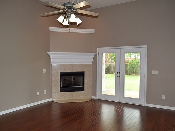 3rd image of 1101 Loudon Hill Dr