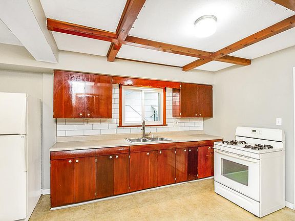 2nd image of 1336 Hall Ave