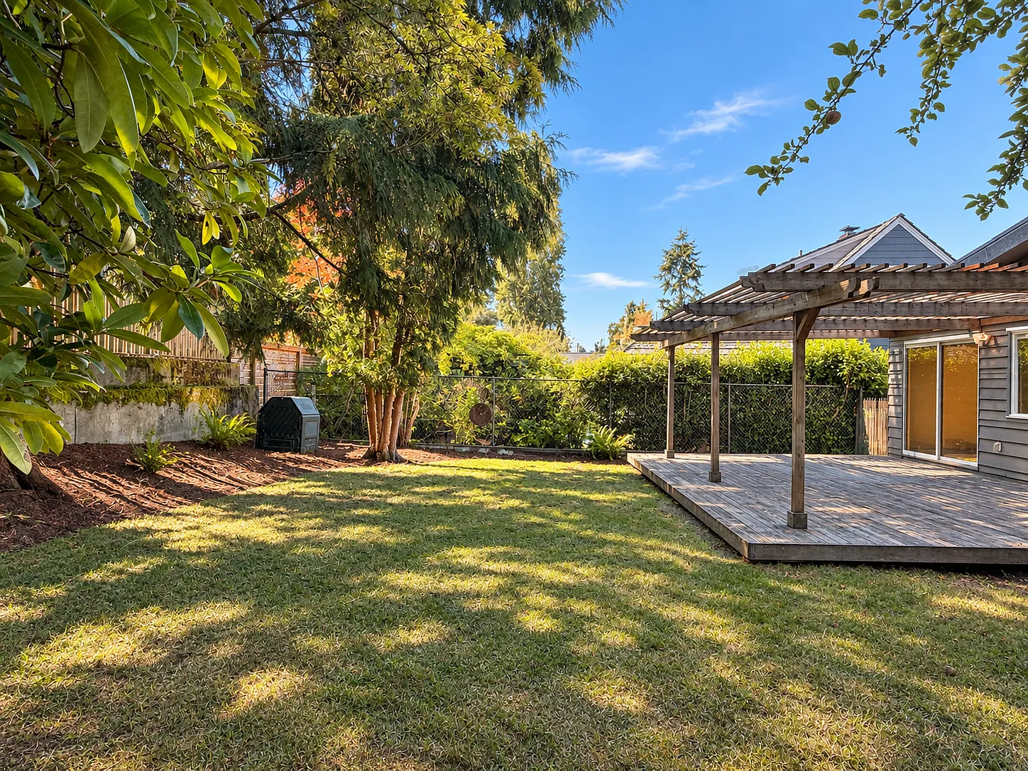 4 bed, 2.5 bath, 2100 sqft, $4,500 — Photo 4