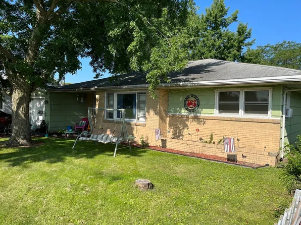 203 S 1st St, Buckley, IL 60918