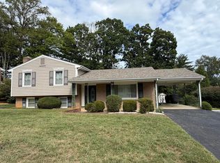 1917 Montclair Dr, Roanoke, VA 24019