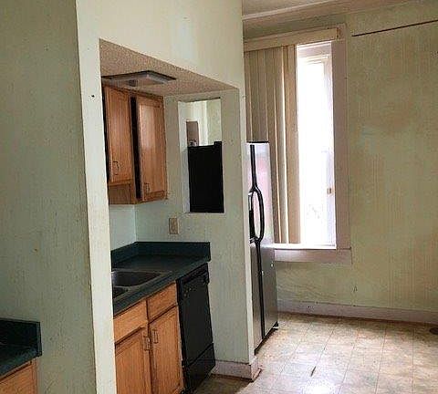 5th image of 613 Woodland Ave