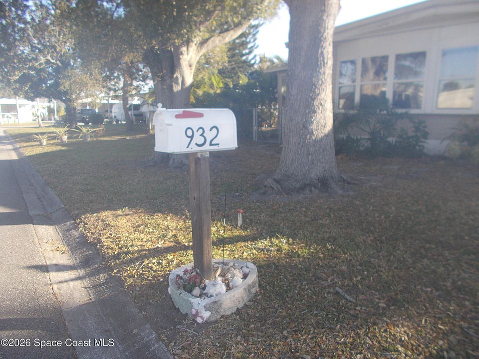 1st image of 932 Cashew Cir