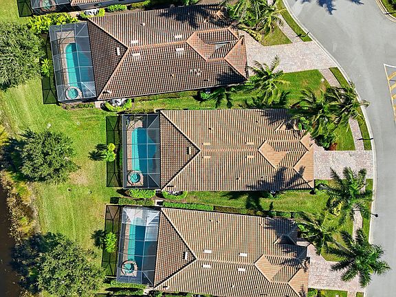 3rd image of 2906 Aviamar Cir