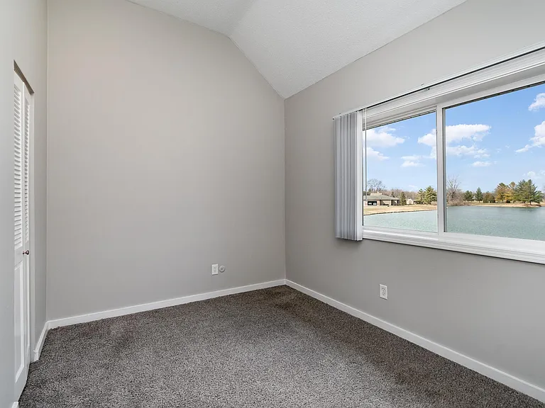Bay Valley Harbor Apartments — Photo 35