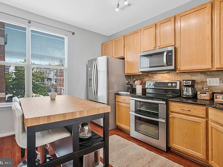 122 Lloyd St #211 — Photo 37