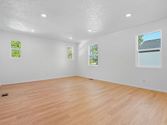 4th image of 407 N Arcadia Ave