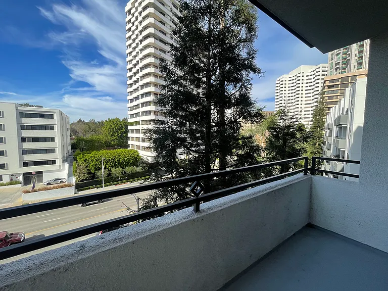 10601 Wilshire Blvd #533 — Photo 17