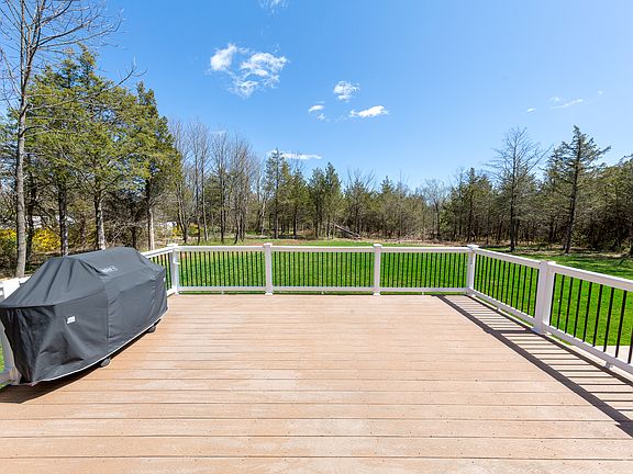 Rear Deck & Backyard