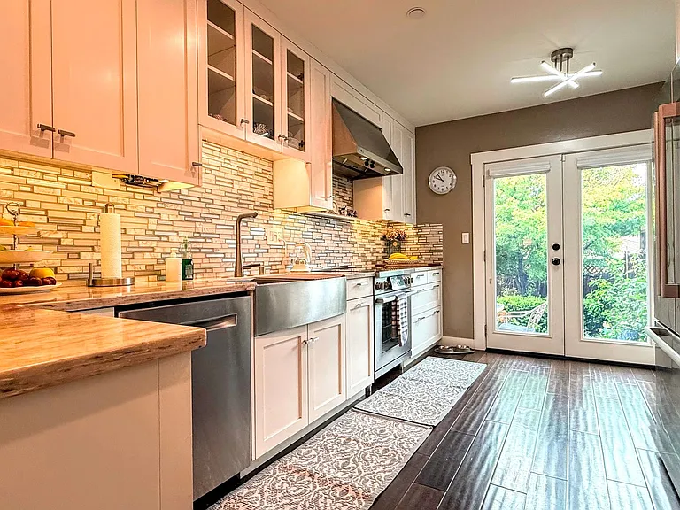 430 Lassen St #6 — Photo 8