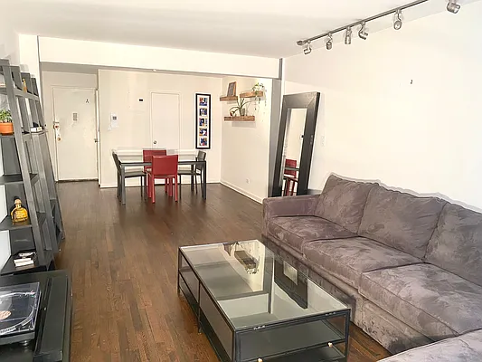 Rented by JBM Living LLC | media 2
