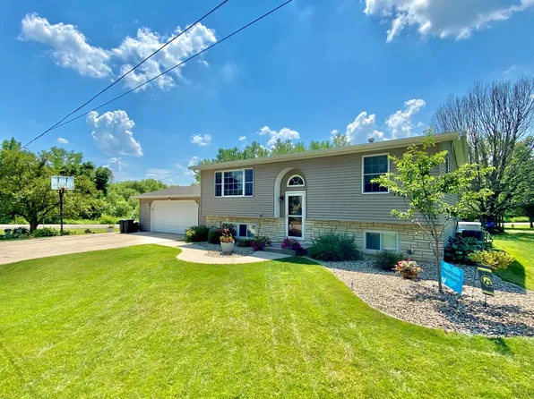 200 Gibbs St, Anamosa, IA 52205