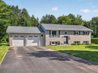 12 Jamie Cres, Petawawa, ON K8H 3N2